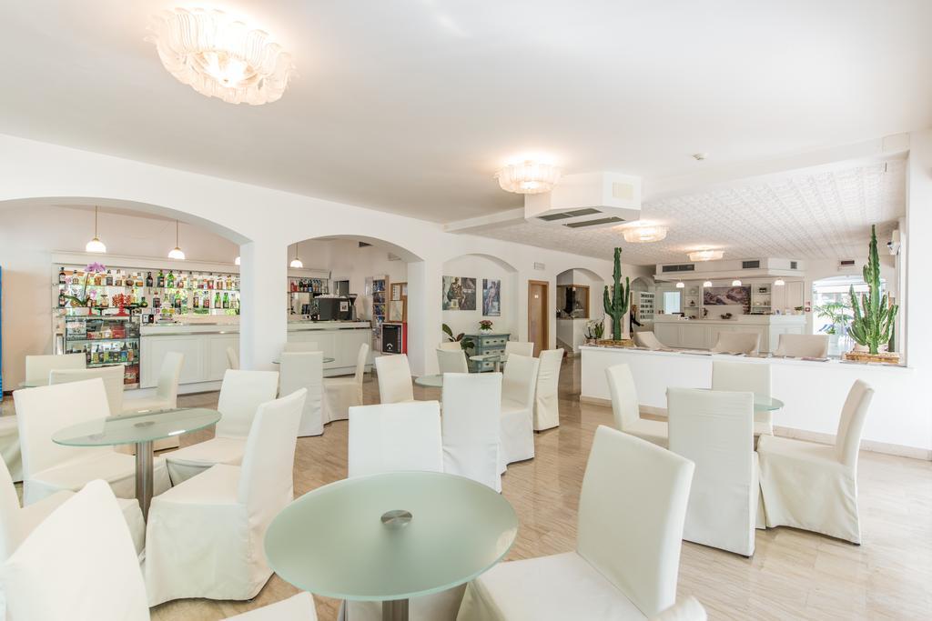 Hotel Michelangelo Cesenatico Esterno foto