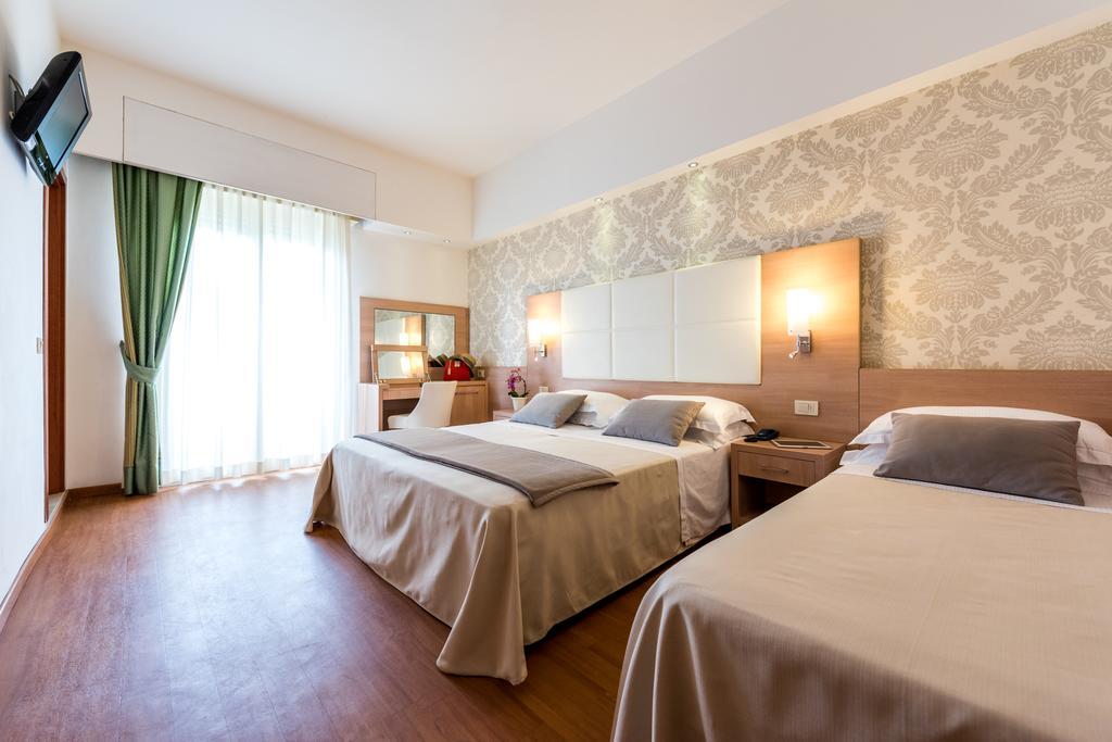 Hotel Michelangelo Cesenatico Esterno foto