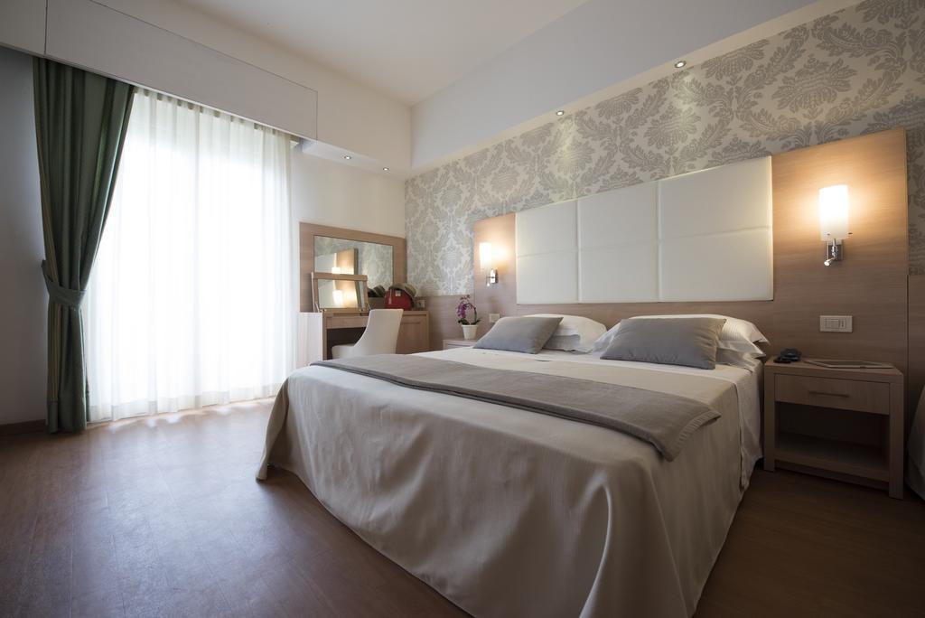 Hotel Michelangelo Cesenatico Esterno foto
