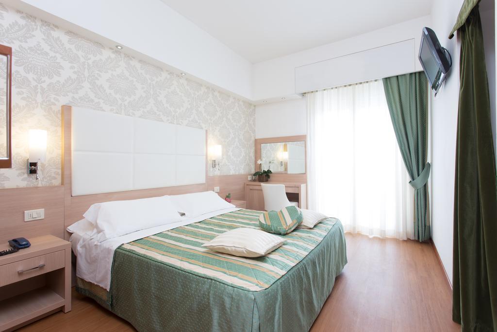 Hotel Michelangelo Cesenatico Esterno foto