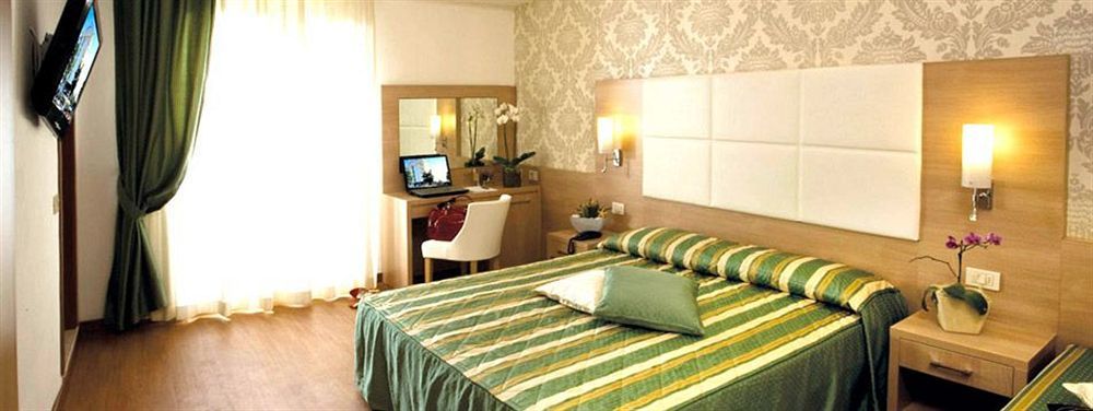Hotel Michelangelo Cesenatico Esterno foto